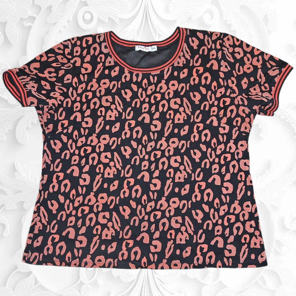 Long Tam Fitted Graphic T-Shirt‎
